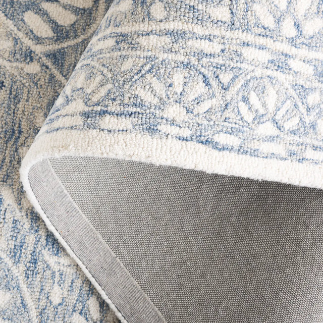 Safavieh Metro 4'-0" x 6'-0" Rug in Blue / Ivory
