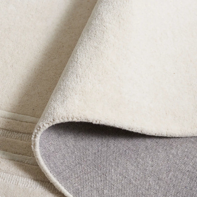 Safavieh Soho 4'-0" x 6'-0" Rug in Beige / Ivory