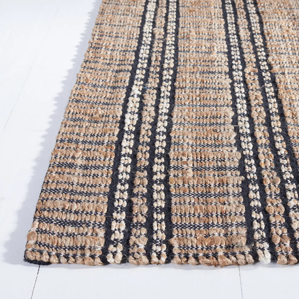Safavieh Natural Fiber 4'-0" x 6'-0" Rug in Black / Natural