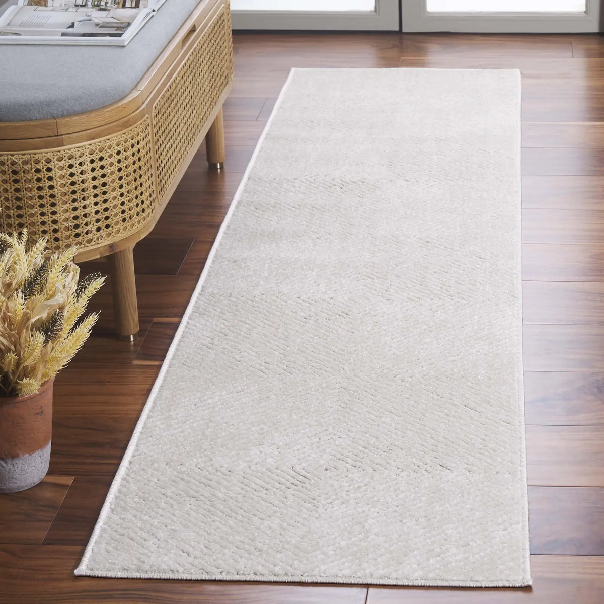 Safavieh Stella 2'-0" x 8'-0" Rug in Ivory