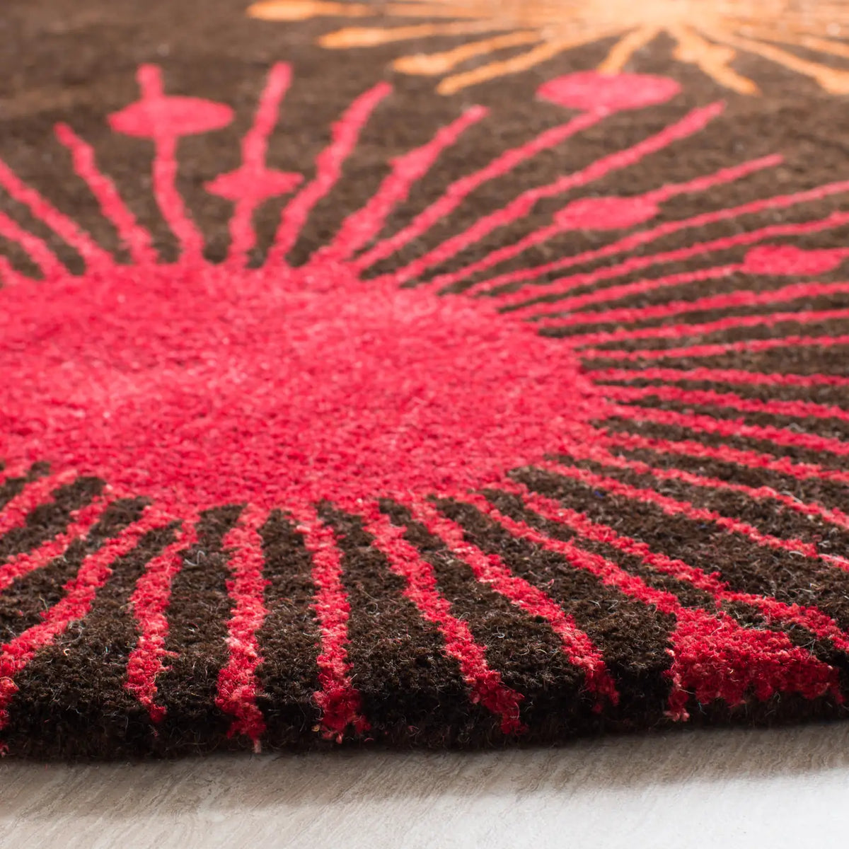 Safavieh Soho 6'-0" x 6'-0" Rug in Brown / Multi