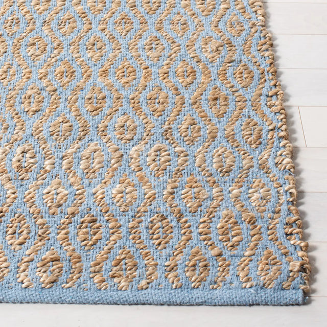 Safavieh Cape Cod 5'-0" x 8'-0" Rug in Silver / Natural