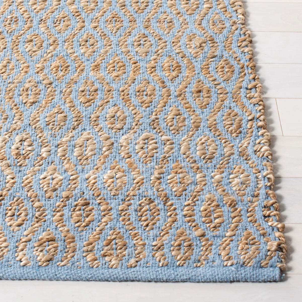 Safavieh Cape Cod 5'-0" x 8'-0" Rug in Silver / Natural