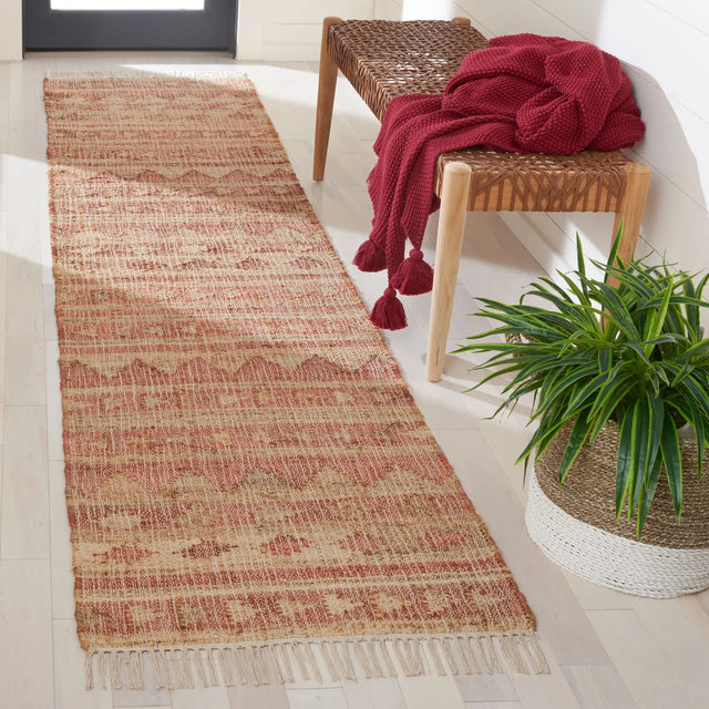 Safavieh Kilim 2'-3" x 9'-0" Rug in Natural / Rust