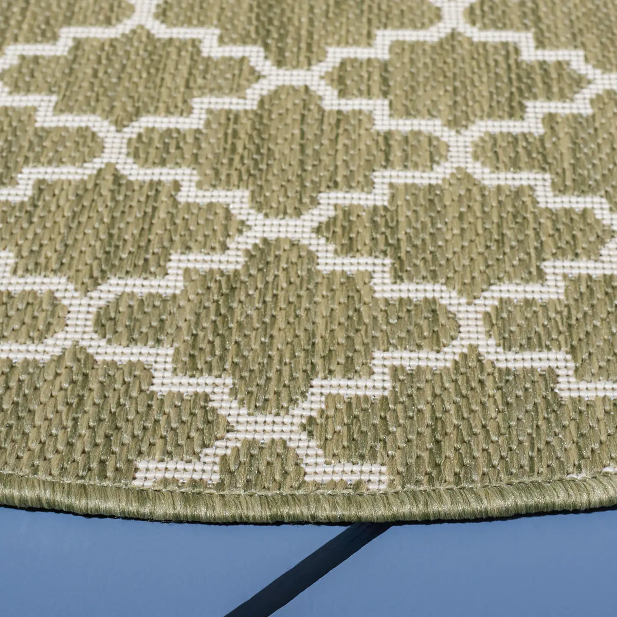 Safavieh Courtyard 5'-3" x 5'-3" Rug in Green / Beige