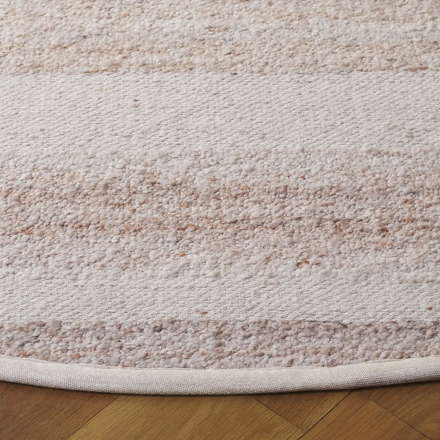 Safavieh Sahara 6'-0" x 6'-0" Rug in Natural / Ivory