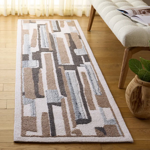 Safavieh Ebony 2'-3" x 8'-0" Rug in Ivory / Brown