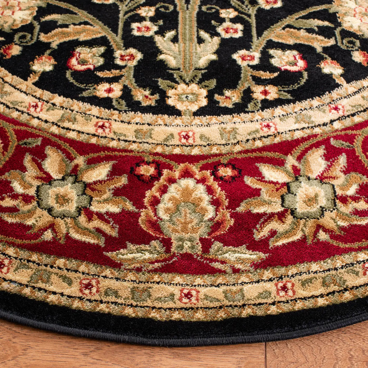 Safavieh Lyndhurst 5'-3" x 5'-3" Rug in Black / Red