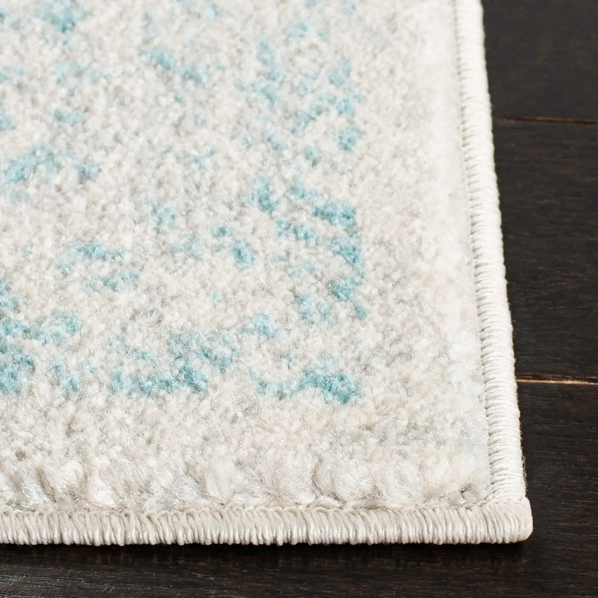 Safavieh Evoke 4'-0" x 6'-0" Rug in Ivory / Aqua