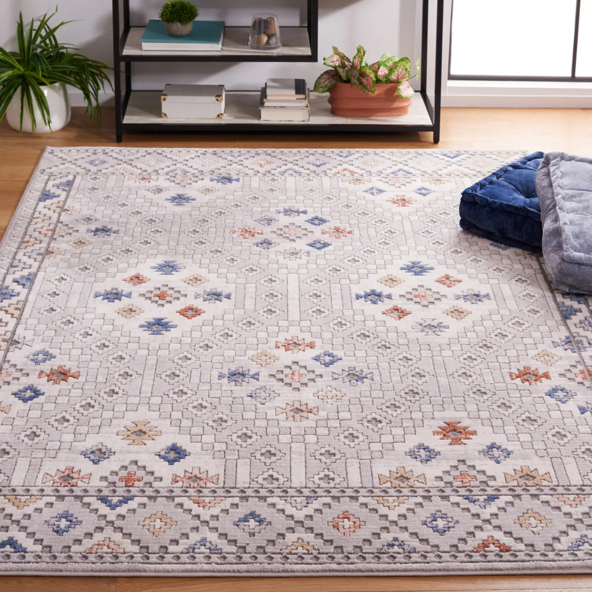 Safavieh Eternal 4'-0" x 6'-0" Rug in Grey / Ivory