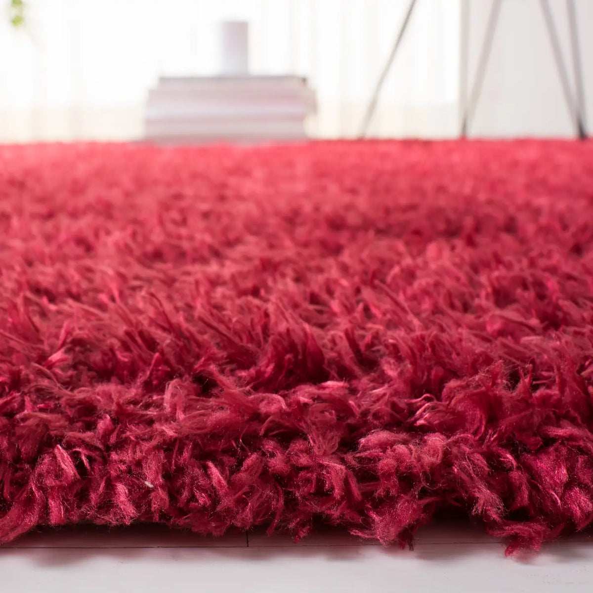 Safavieh Madrid Shag 200 5'-3" x 7'-6" Rug in Red