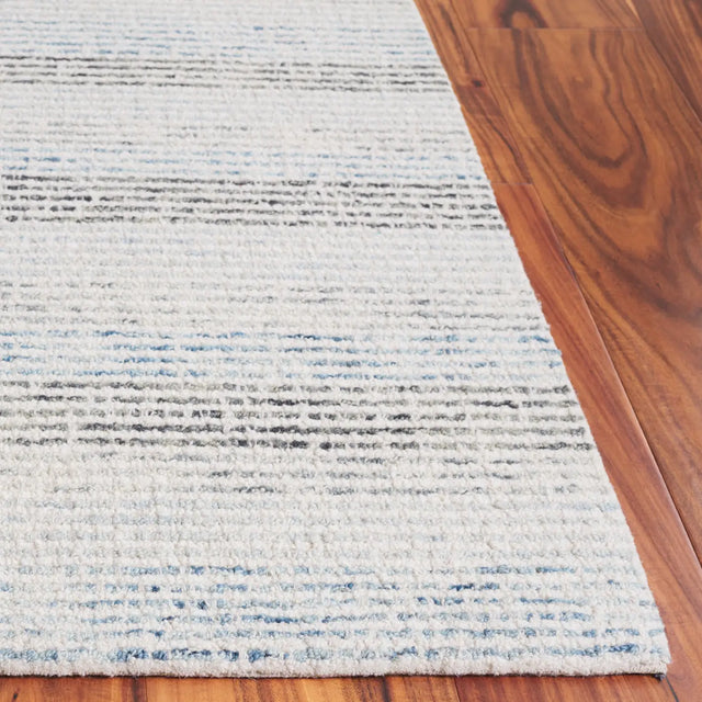 Safavieh Ebony 4'-0" x 6'-0" Rug in Ivory / Blue