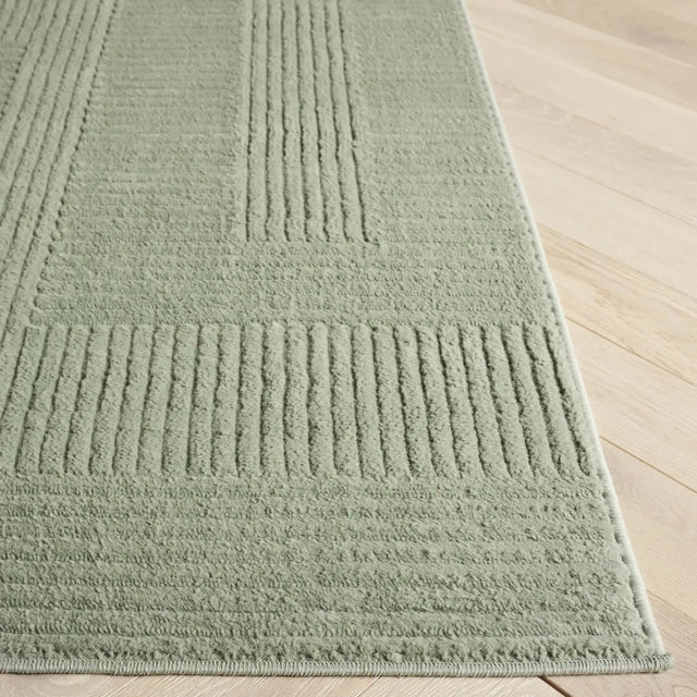 Safavieh Selena 4'-0" x 6'-0" Rug in Green