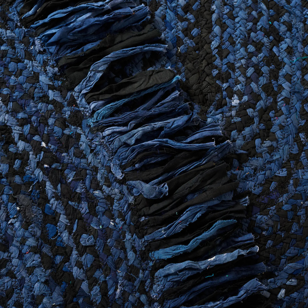 Safavieh Braided 5'-0" x 8'-0" Rug in Navy / Black