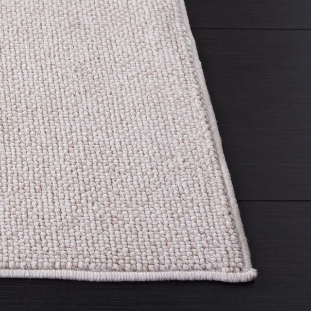 Safavieh River 4'-0" x 6'-0" Rug in Beige / Ivory