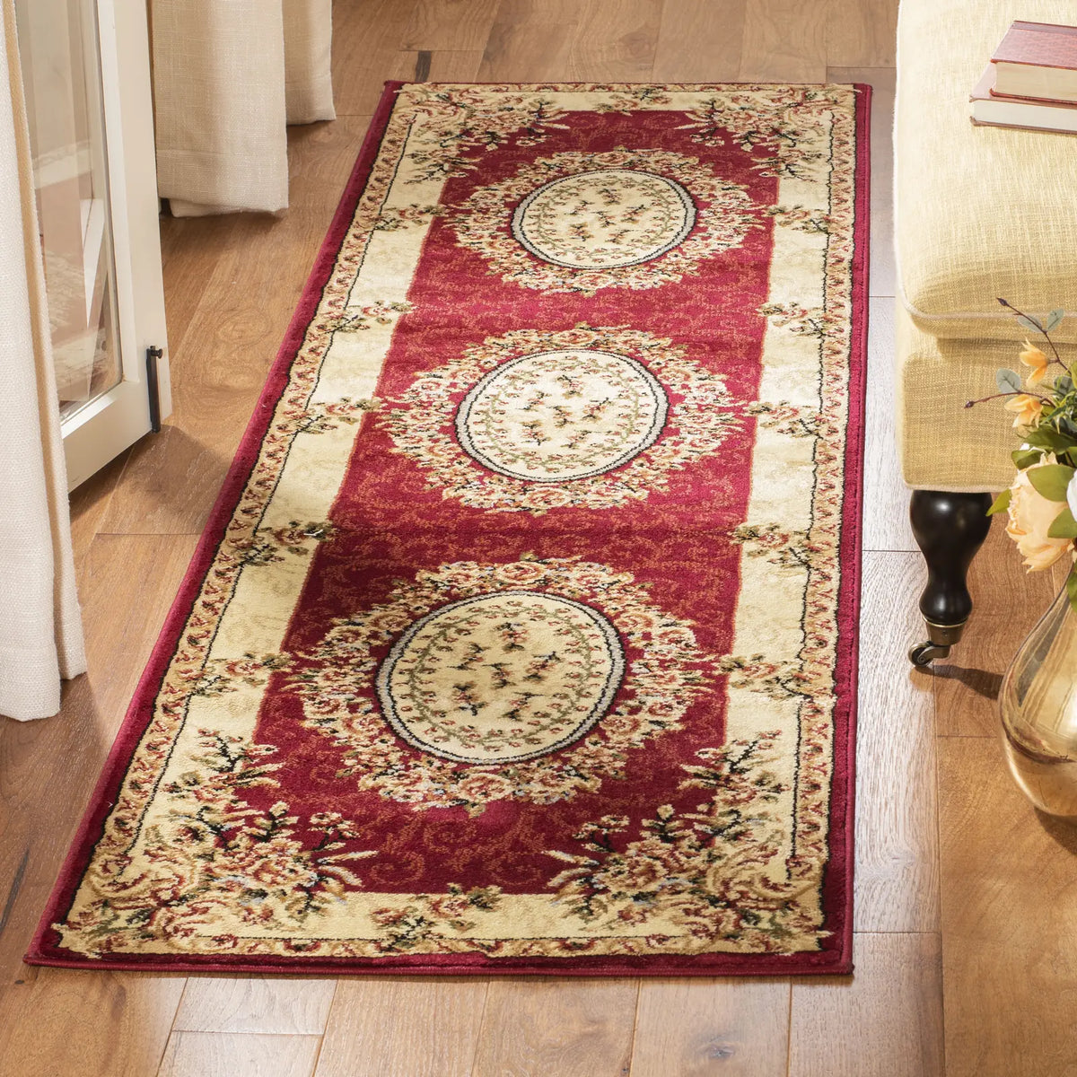 Safavieh Lyndhurst 2'-3" x 14'-0" Rug in Red / Ivory