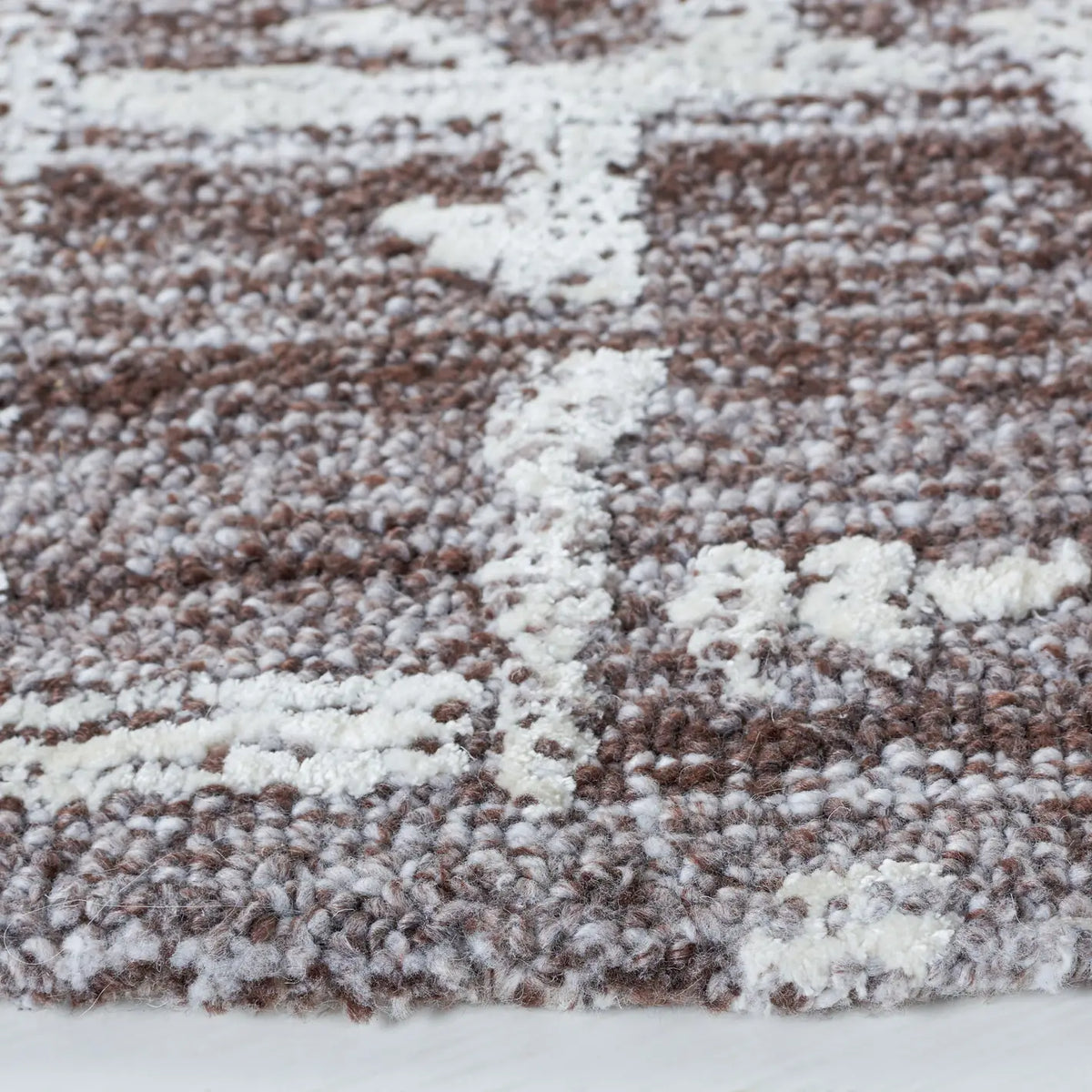 Safavieh Soho 6'-0" x 6'-0" Rug in Brown / Ivory