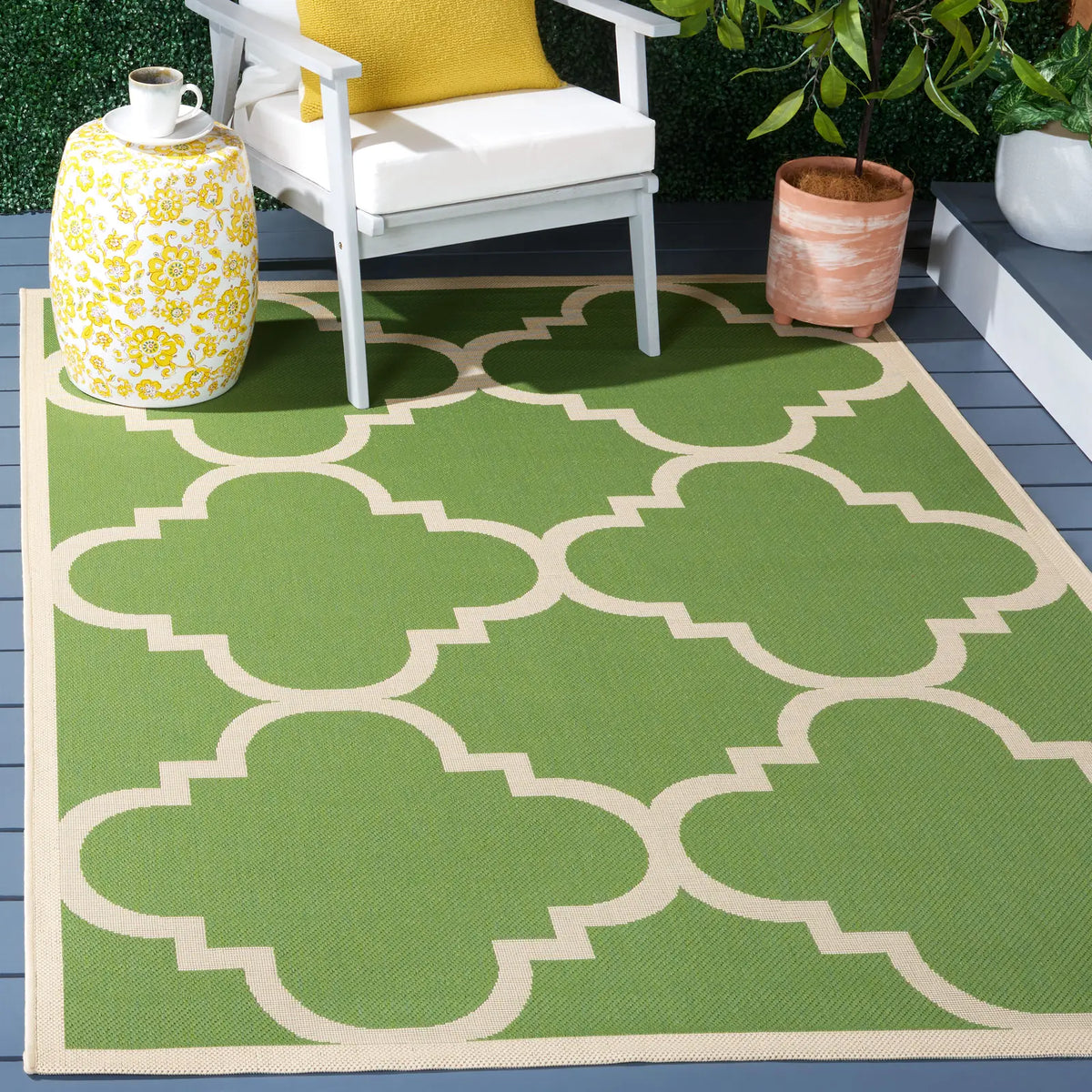 Safavieh Courtyard 4'-0" x 5'-7" Rug in Green / Beige