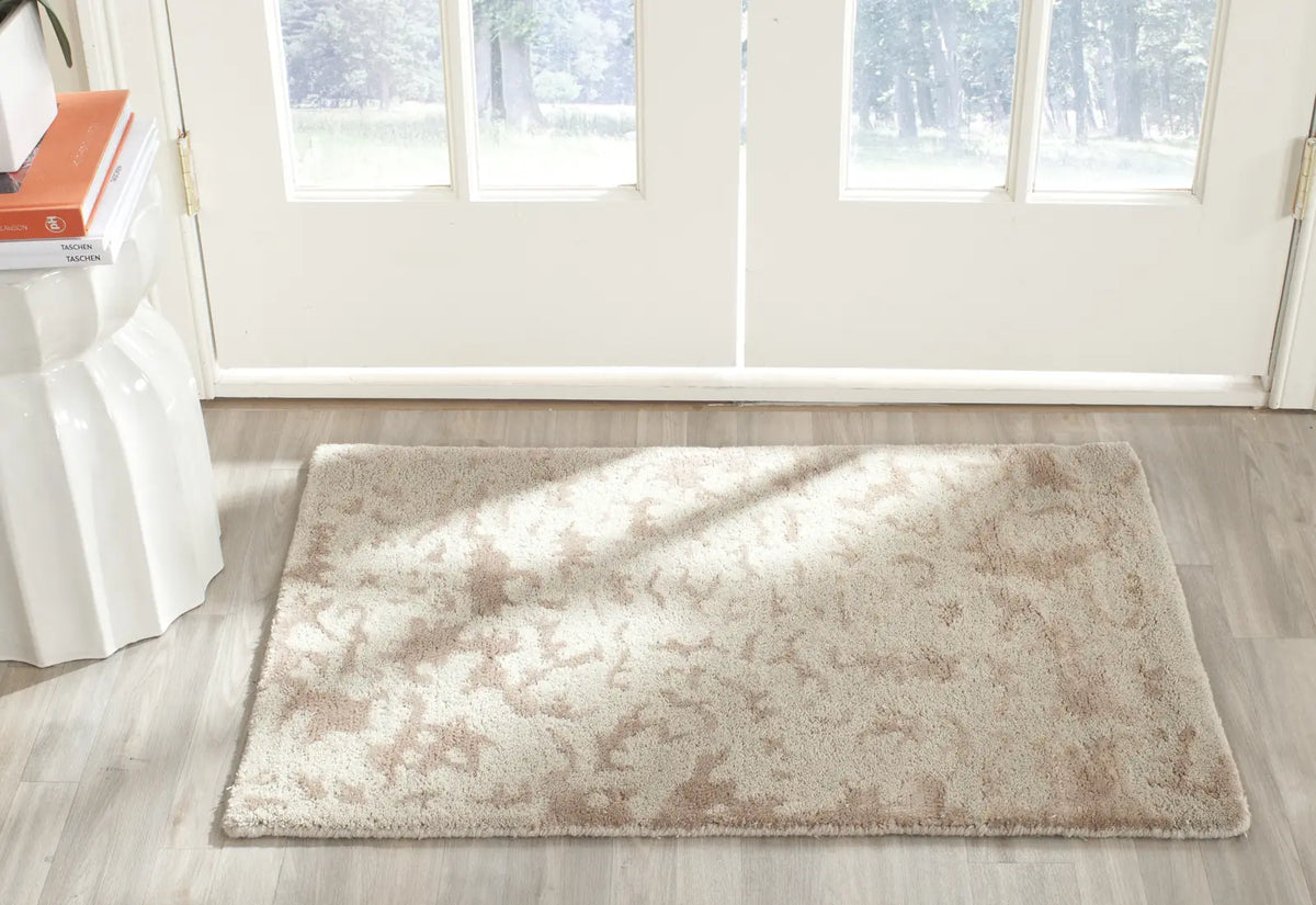 Safavieh Soho 2'-0" x 3'-0" Rug in Ivory