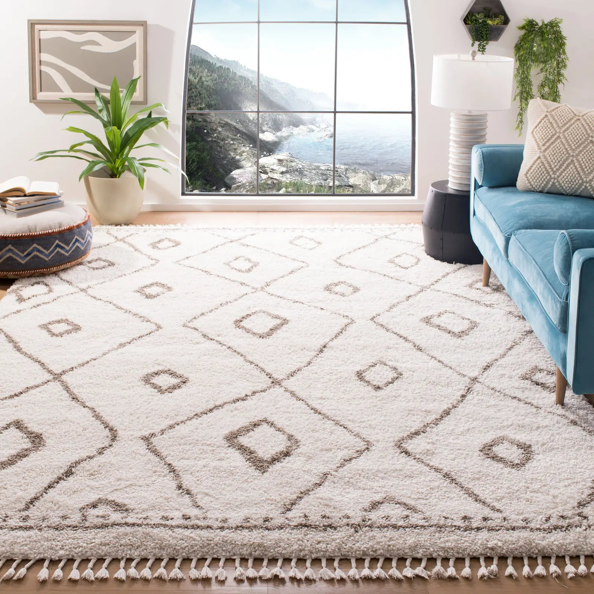 Safavieh Moroccan Fringe Shag 8'-0" x 10'-0" Rug in Ivory / Beige