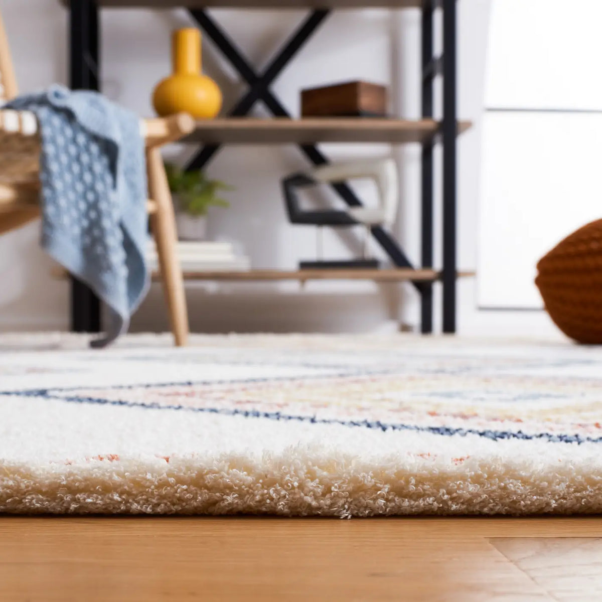 Safavieh Marrakesh 4'-0" x 6'-0" Rug in Ivory / Multi