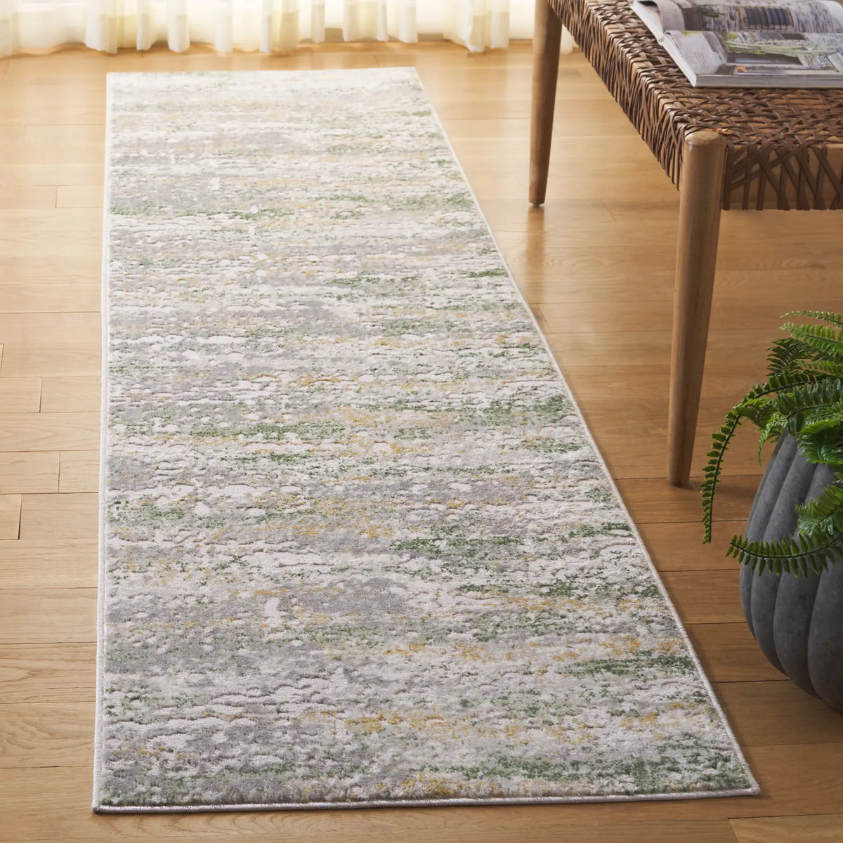Safavieh Palma 2'-2" x 7'-0" Rug in Grey / Green