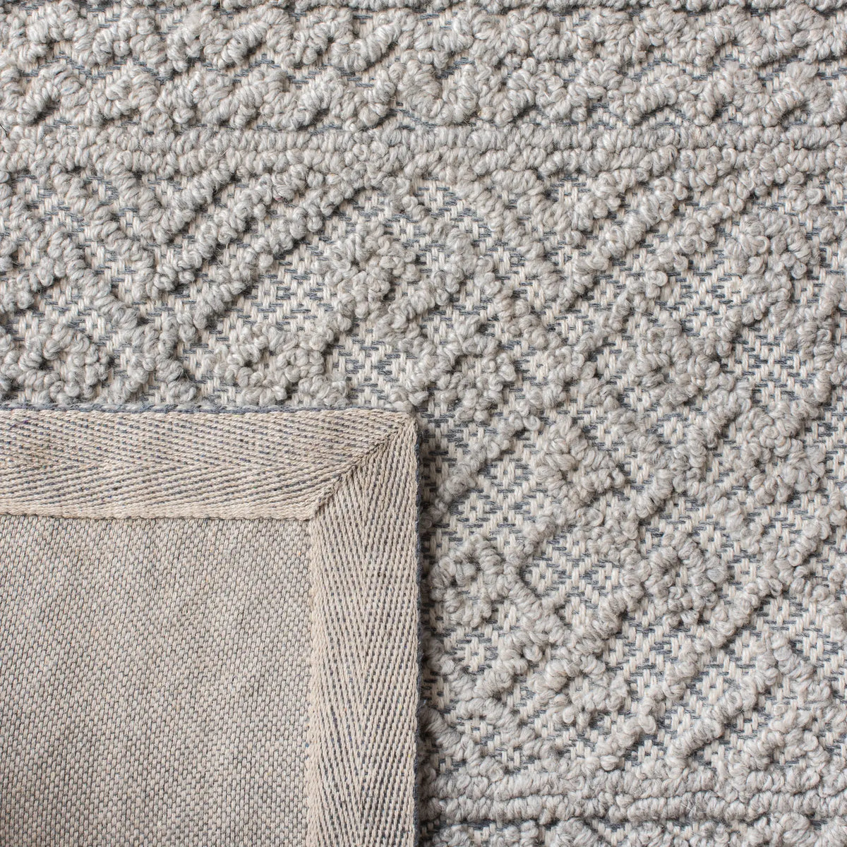 Safavieh Trace 4'-0" x 6'-0" Rug in Grey / Beige