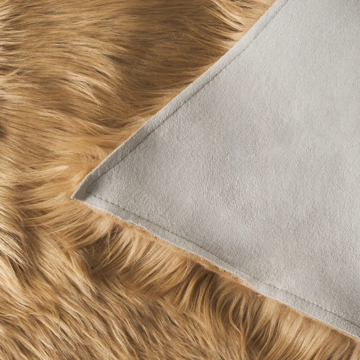Safavieh Faux Sheep Skin 2'-0" x 3'-0" Rug in Camel