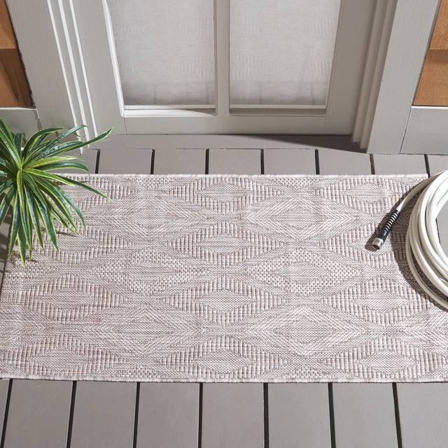 Safavieh Courtyard 2'-0" x 3'-7" Rug in Beige / Beige