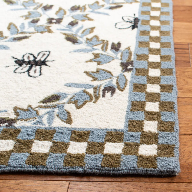 Safavieh Chelsea 5'-3" x 8'-3" Rug in Ivory / Light Blue