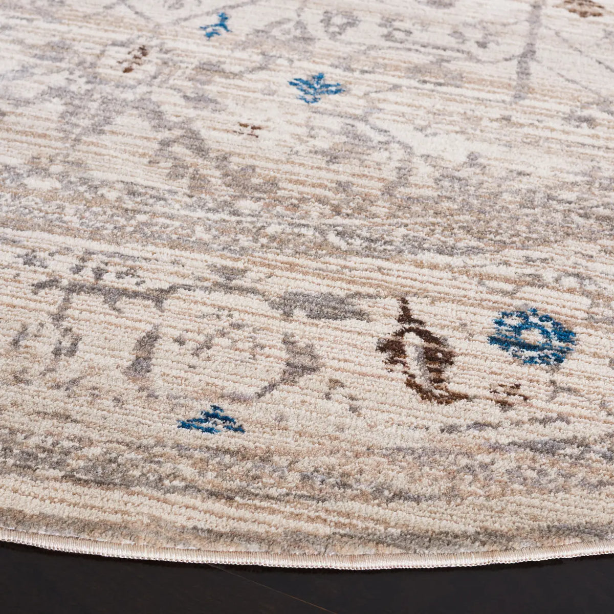 Safavieh Vintage Persian 6'-7" x 6'-7" Rug in Ivory / Light Grey