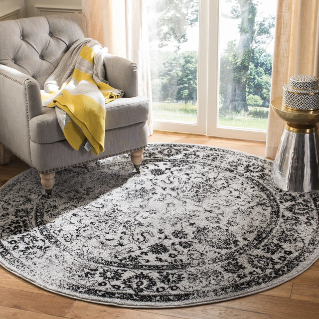 Safavieh Adirondack 6'-0" x 6'-0" Rug in Grey / Black