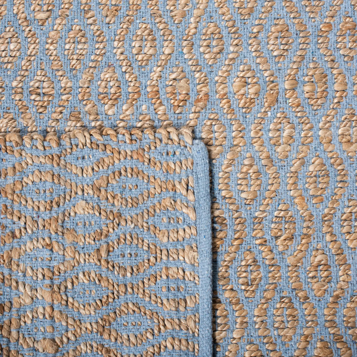 Safavieh Cape Cod 5'-0" x 8'-0" Rug in Silver / Natural