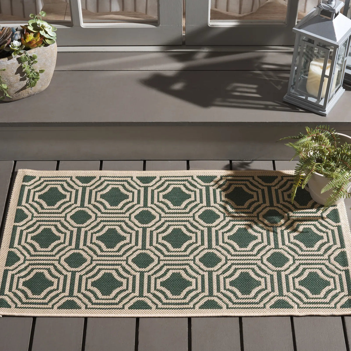 Safavieh Courtyard 2'-0" x 3'-7" Rug in Dark Green / Beige