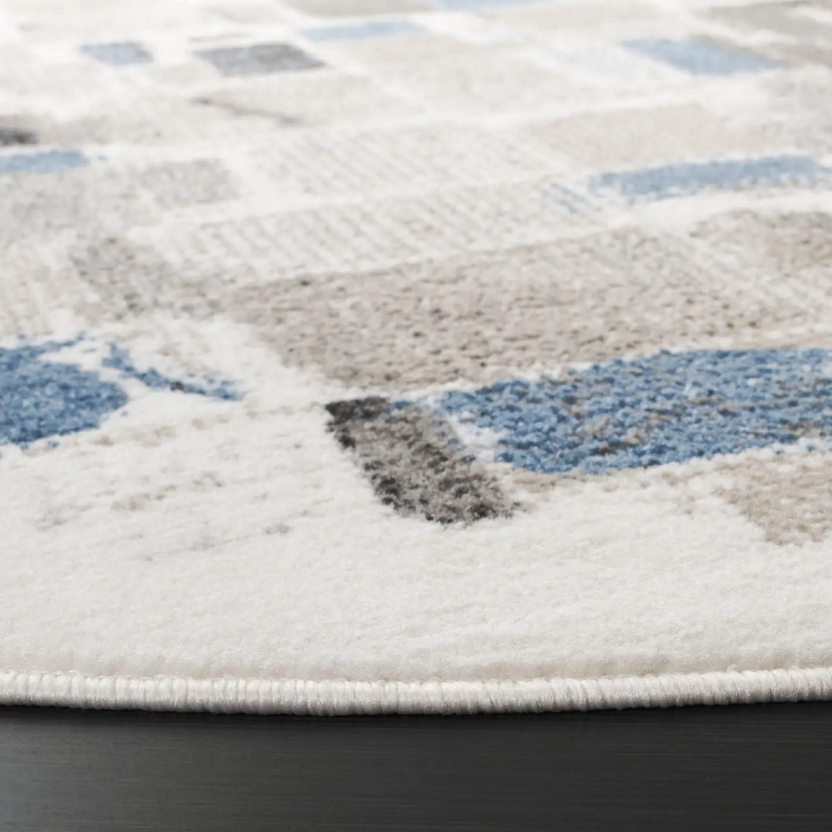Safavieh Pyramid 6'-7" x 6'-7" Rug in Ivory / Grey Navy