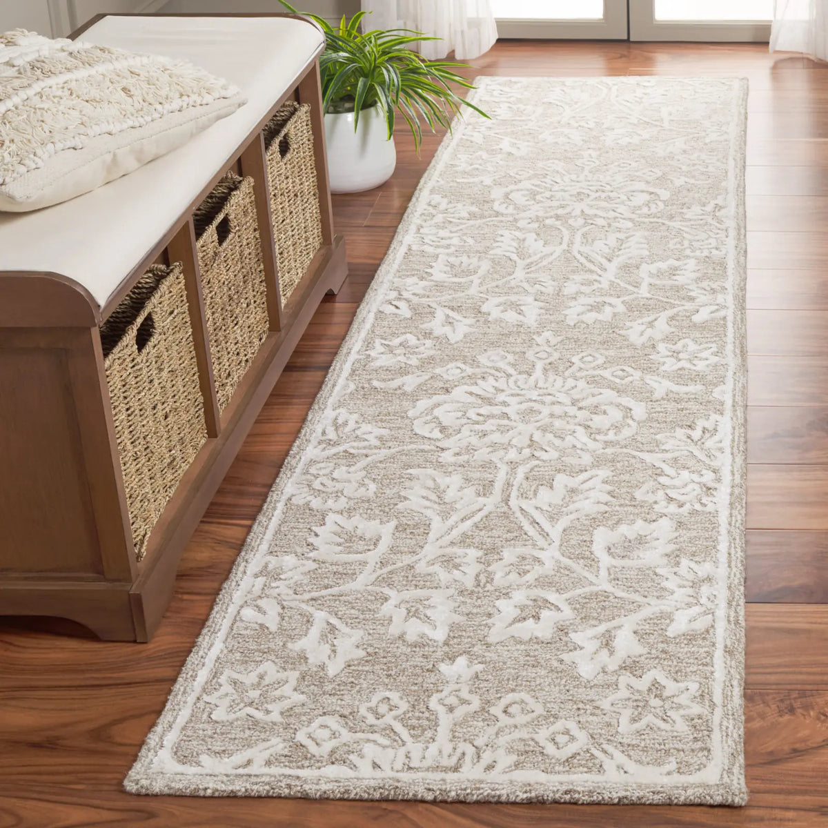 Safavieh Glamour 2'-3" x 9'-0" Rug in Beige / Ivory