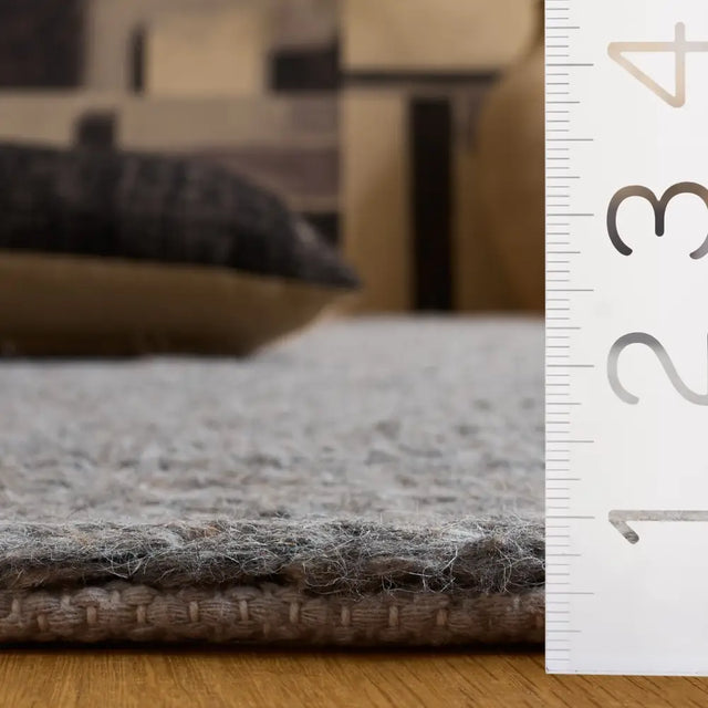 Safavieh Natura 5'-0" x 8'-0" Rug in Dark Grey
