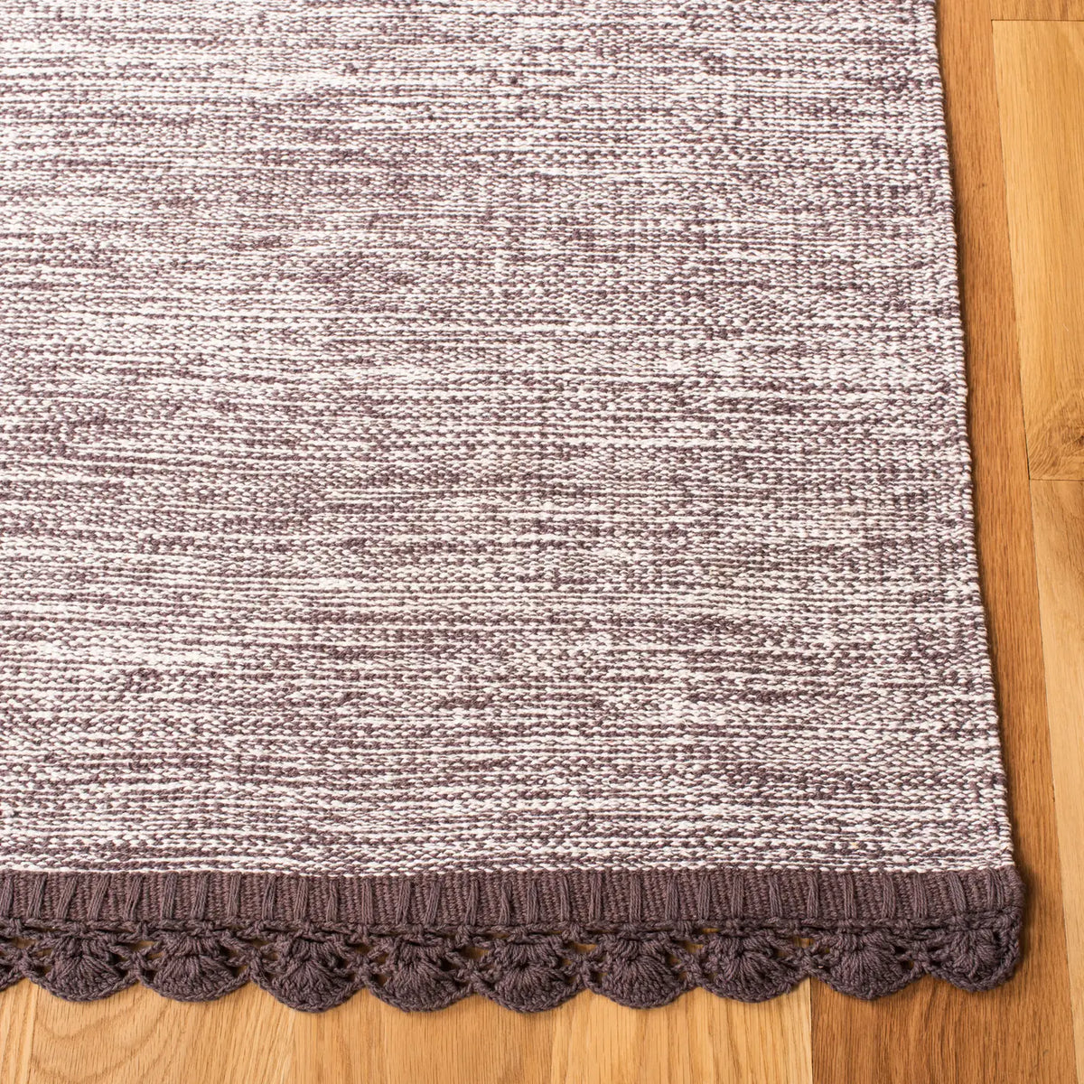 Safavieh Montauk 5'-0" x 8'-0" Rug in Charcoal