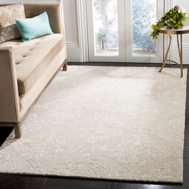 Safavieh Glamour 5'-0" x 8'-0" Rug in Beige / Ivory