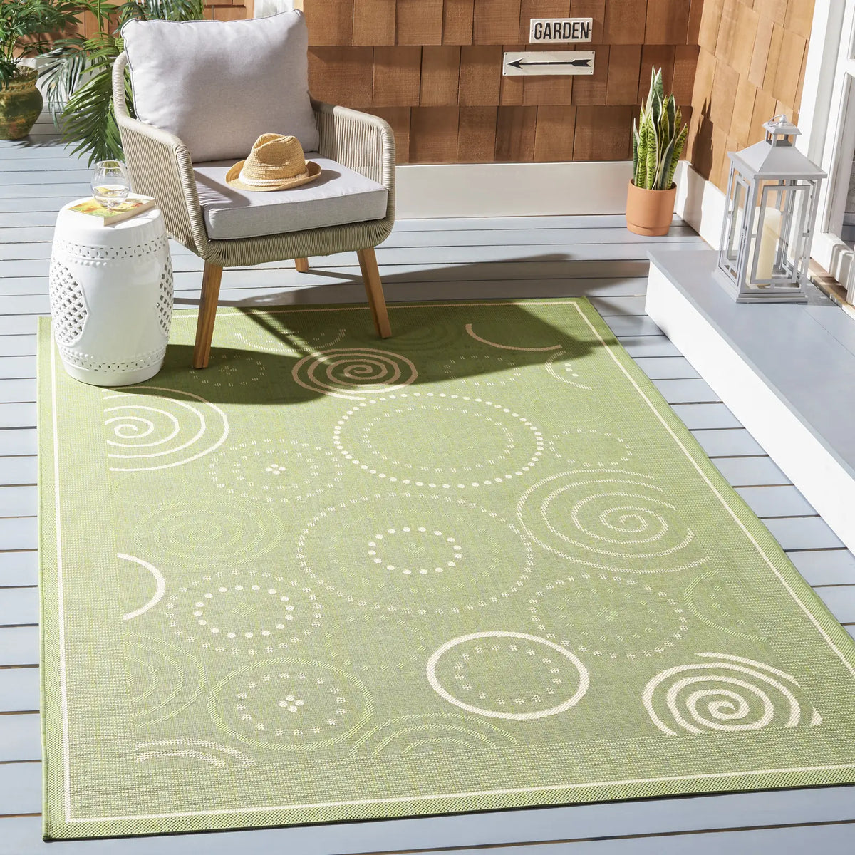 Safavieh Courtyard 4'-0" x 5'-7" Rug in Olive / Natural
