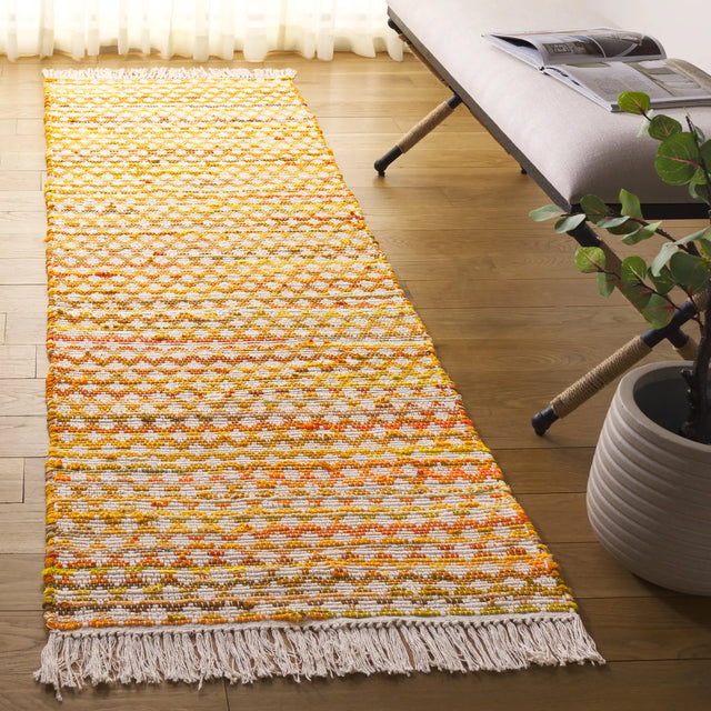 Safavieh Montauk 2'-3" x 8'-0" Rug in Yellow / Ivory
