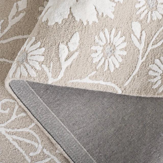 Safavieh Glamour 4'-0" x 6'-0" Rug in Beige / Ivory