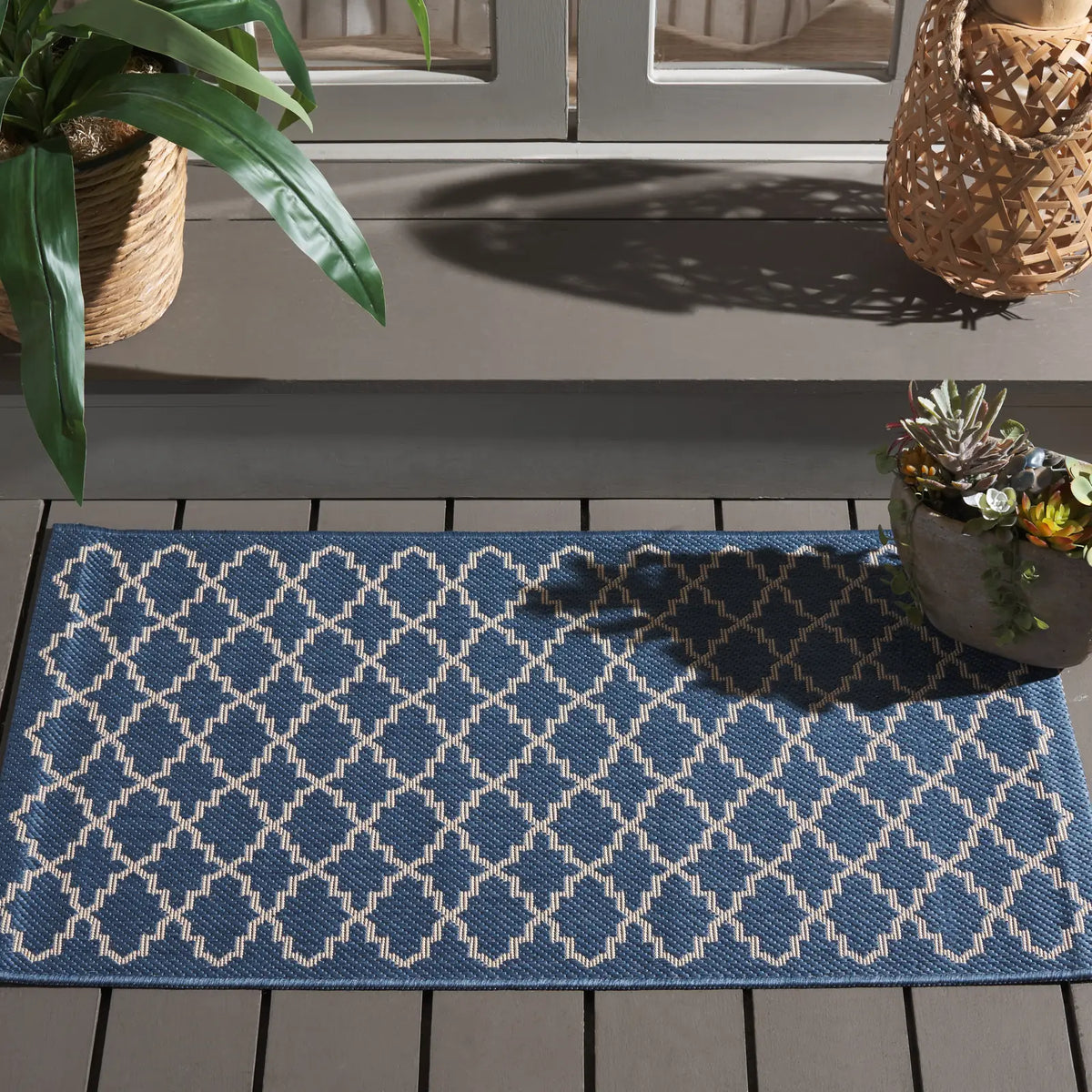 Safavieh Courtyard 2'-0" x 3'-7" Rug in Blue / Beige