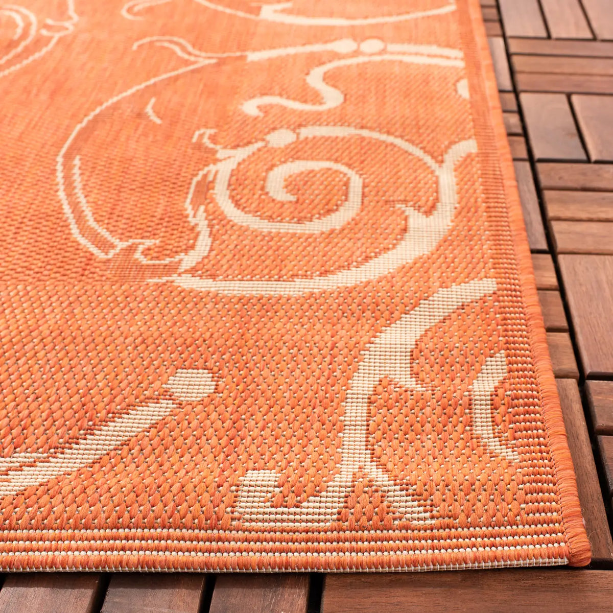 Safavieh Courtyard 5'-3" x 7'-7" Rug in Terracotta / Natural