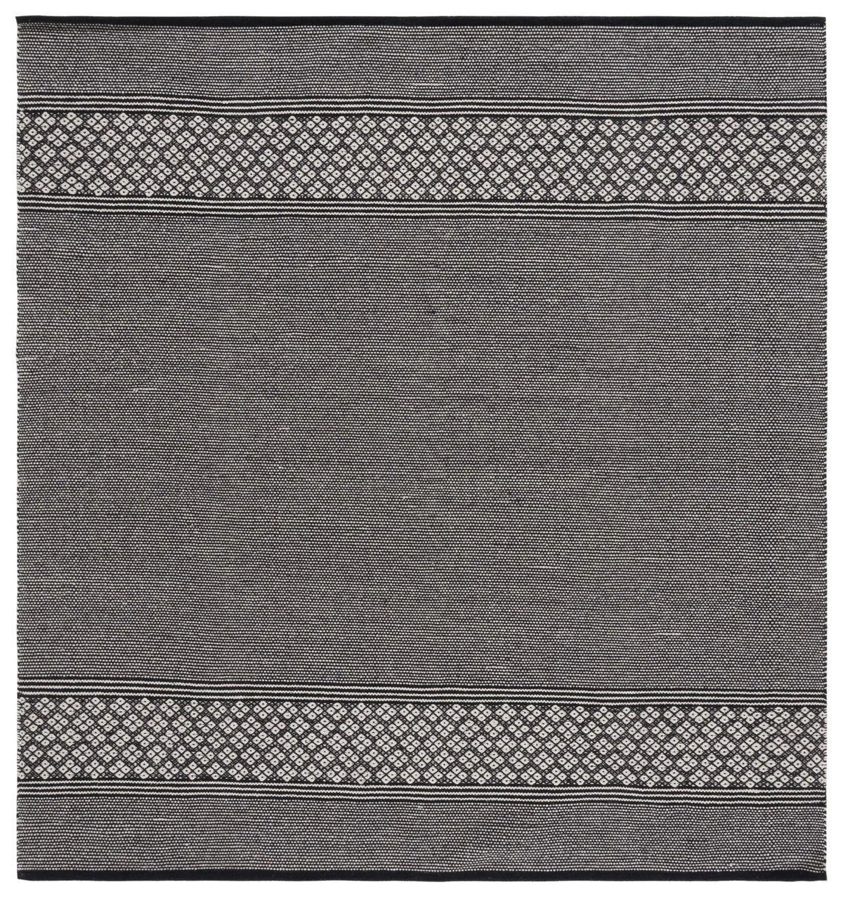 Safavieh Montauk 6'-0" x 6'-0" Rug in Black / Ivory