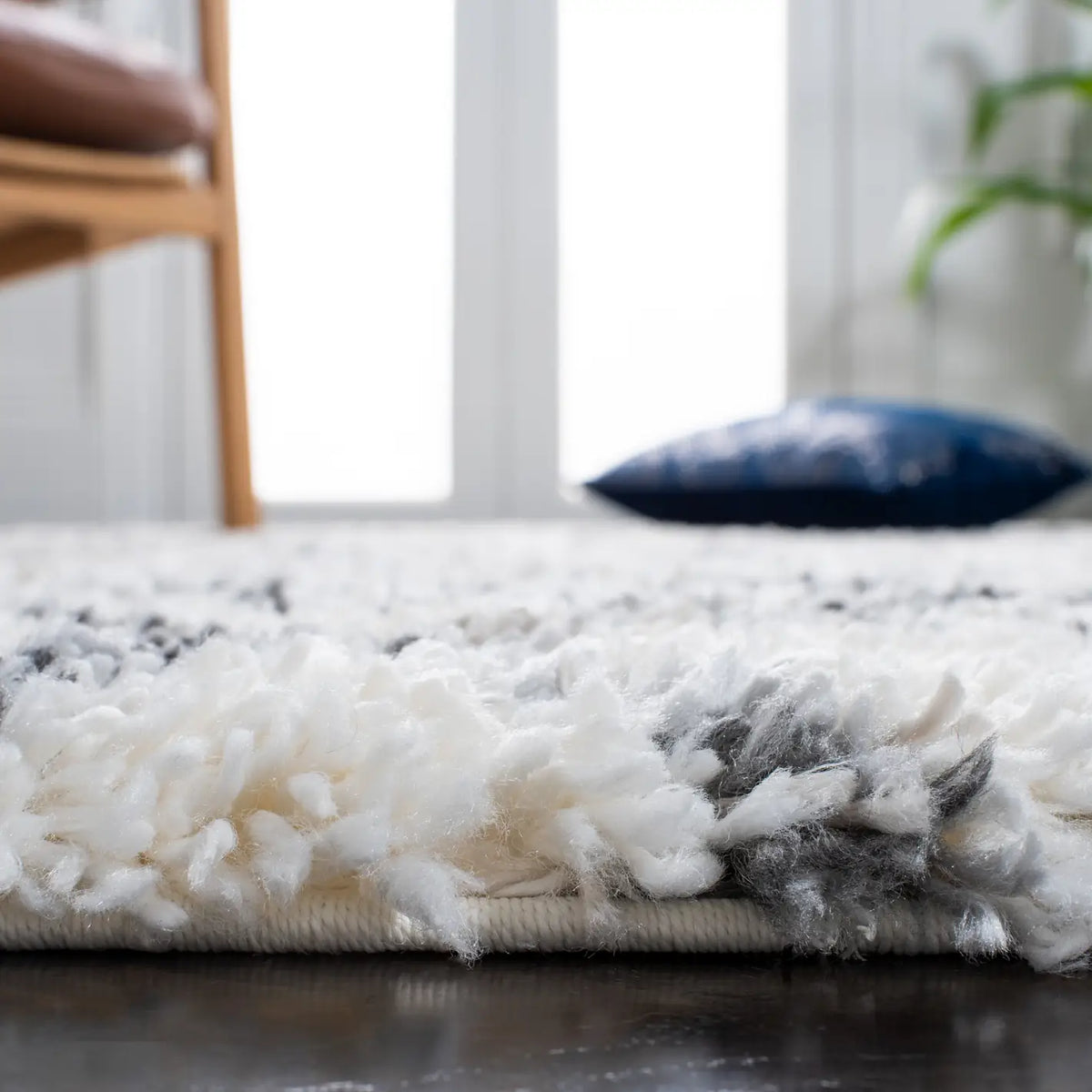 Safavieh Fontana Shag 800 4'-0" x 6'-0" Rug in Ivory / Grey