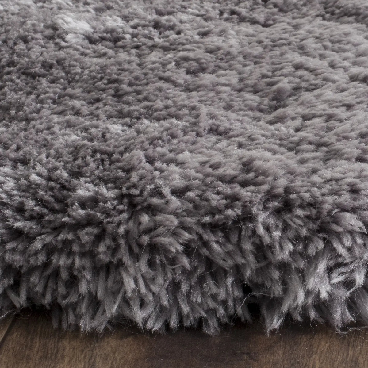 Safavieh Arctic Shag 2'-6" x 4'-0" Rug in Grey