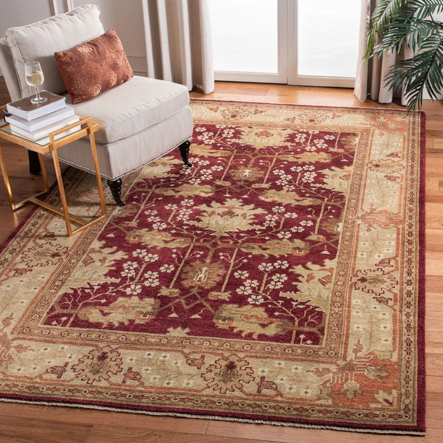 Safavieh Oushak 4'-0" x 6'-0" Rug in Red / Green