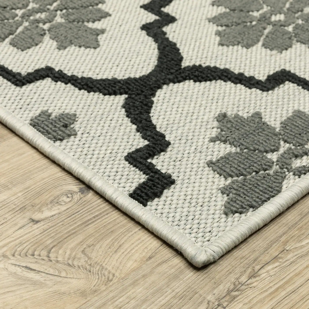 Oriental Weavers Torrey 5562E Beige/ Black Rug - corner detail