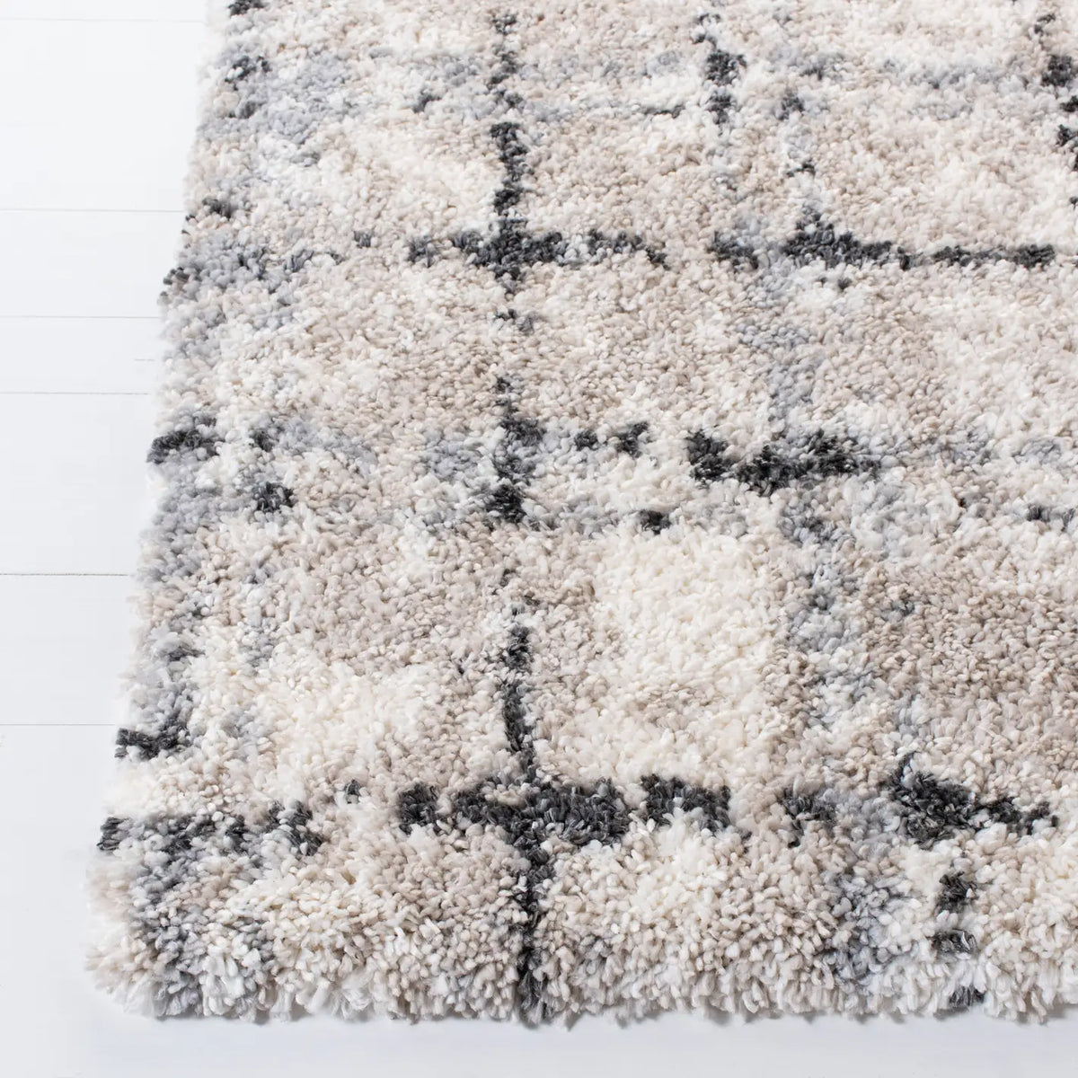 Safavieh Fontana Shag 800 4'-0" x 6'-0" Rug in Grey / Ivory